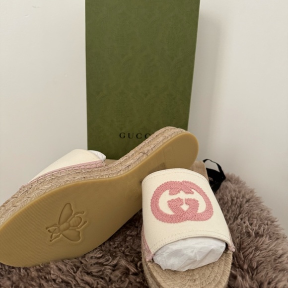 Gucci Women's Interlocking G Espadrille Sandal - Picture 3 of 4